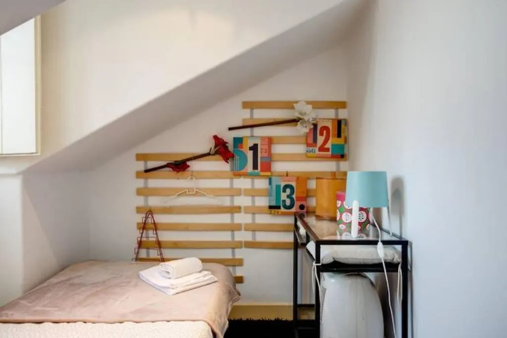 Balcony Apartment In Lisbon Center