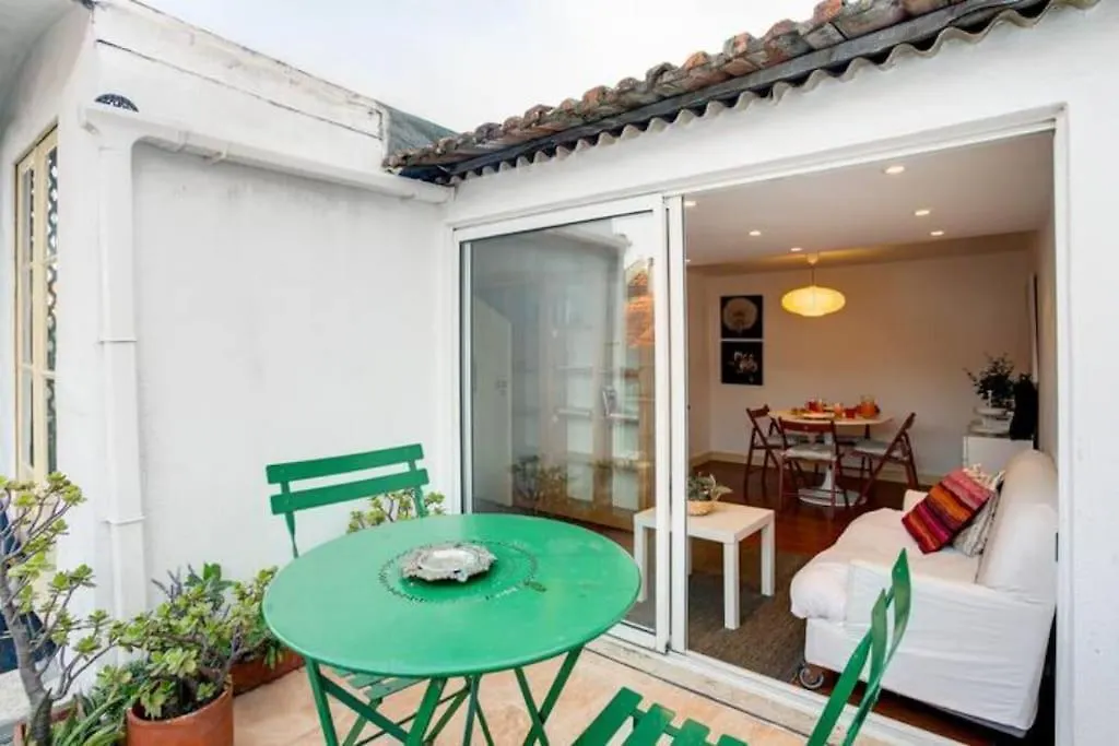 Balcony Apartment In Lisbon Center